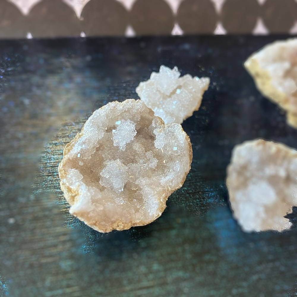 ๐ฎ 1 Quartz Geode Chunk - Picture 4 of 5